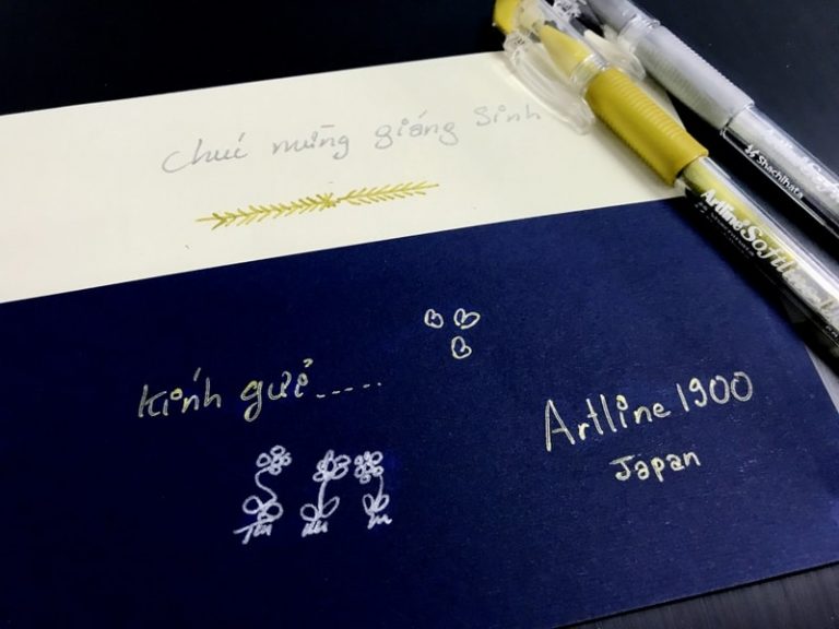 Bút mực nhũ ánh kim trở thành một xu hướng không thể bỏ qua trong việc viết thiệp cưới hoàn hảo năm